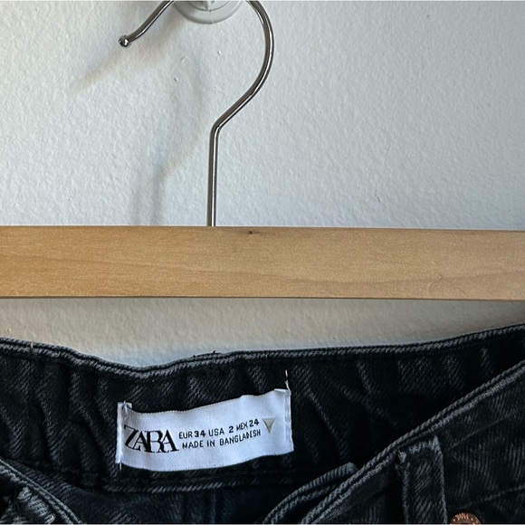 ZARA BLACK JEANS SHORTS - Picture 3 of 3